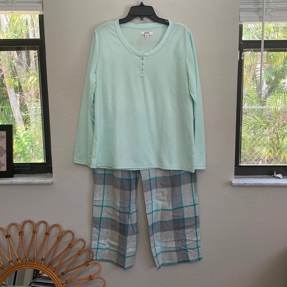 2 Piece comfy PJ pants & top set!